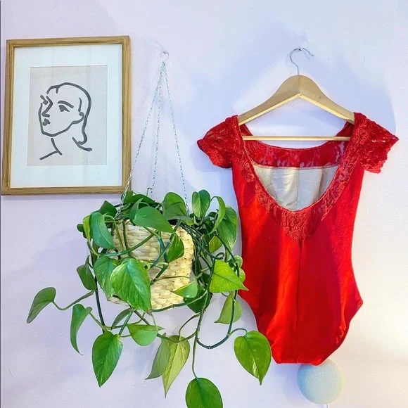 Red leotard - Picture 2 of 2